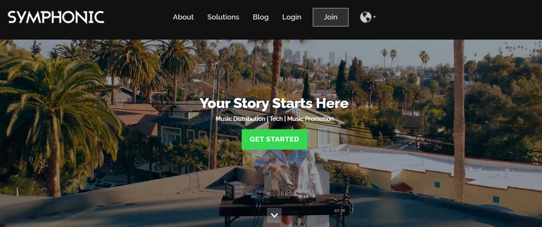 AI DJ system mixing in real-time